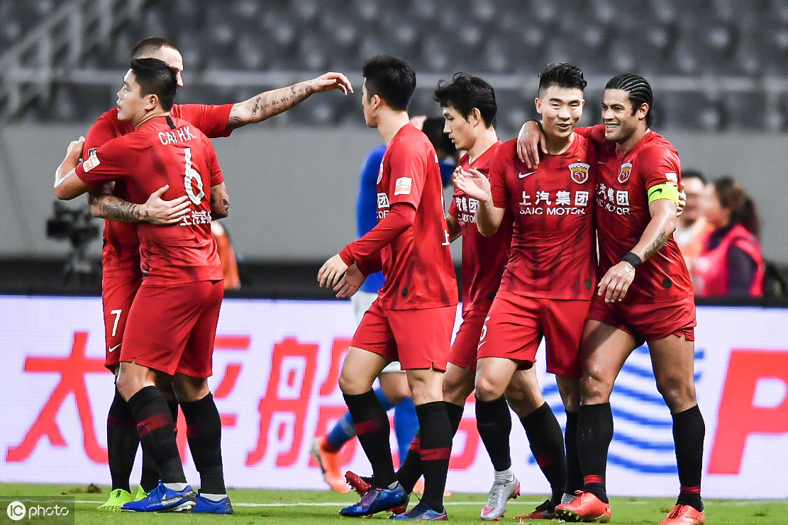 乐竟体育-包含恒大2-1上港惊险小组赛告捷的词条