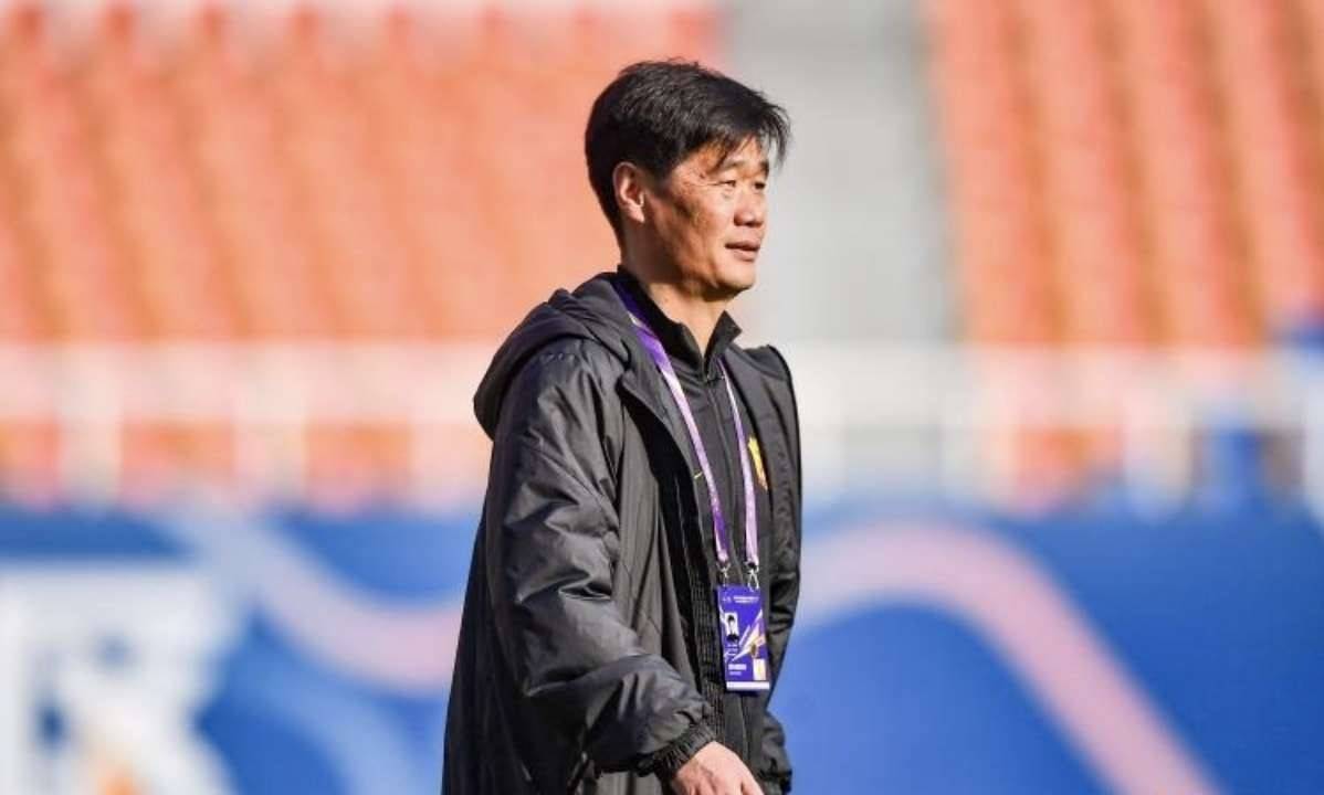 乐竟体育-出淤泥而不染！李霄鹏经受住国足山东武汉的三重