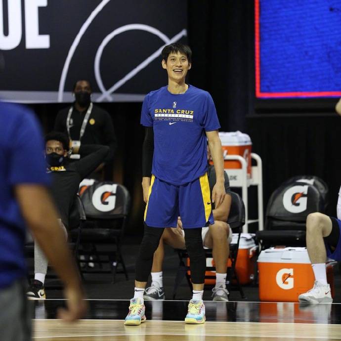 乐竟体育-林书豪发文感谢球迷支持，坚称退役只是传闻愿再战NBA