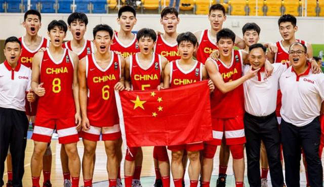 乐竟体育-中国男篮大胜对手晋级半决赛，赢得晋级欧锦赛的机会