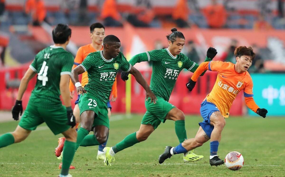 乐竟体育-中超豪门争霸演绎缤纷战役，谁与争锋
