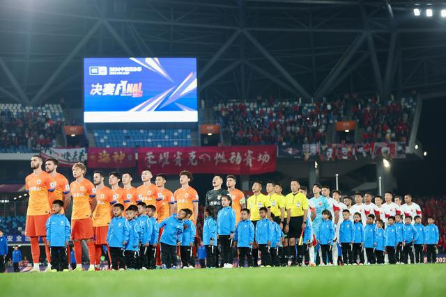 乐竟体育-皇马冲刺亚冠冠军，雄心壮志备战赛季