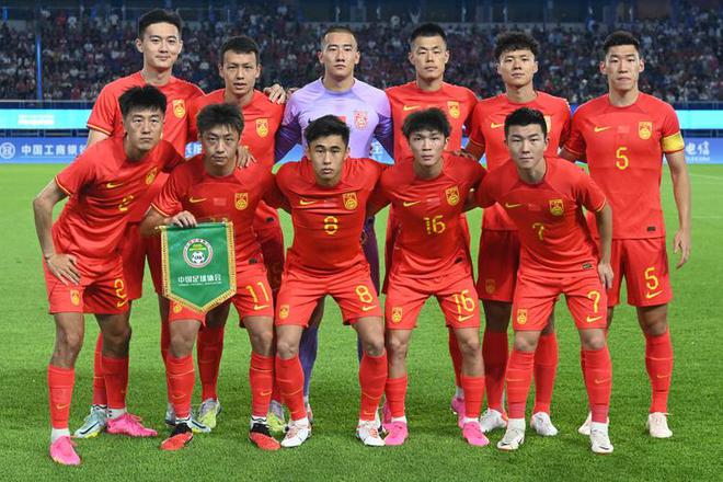 乐竟体育-国内足球比赛精彩不断，球员实力让人惊叹
