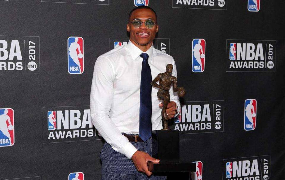 乐竟体育-NBA总决赛：勇士再夺冠军，杜兰特获MVP