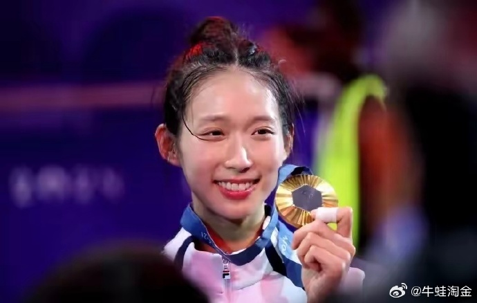 乐竟体育-女子击剑比赛法国运动员逆风翻盘